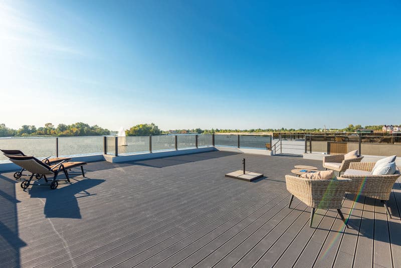 Refreshed outdoor patio and deck after professional cleaning